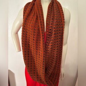 2 infinity scarves Echo